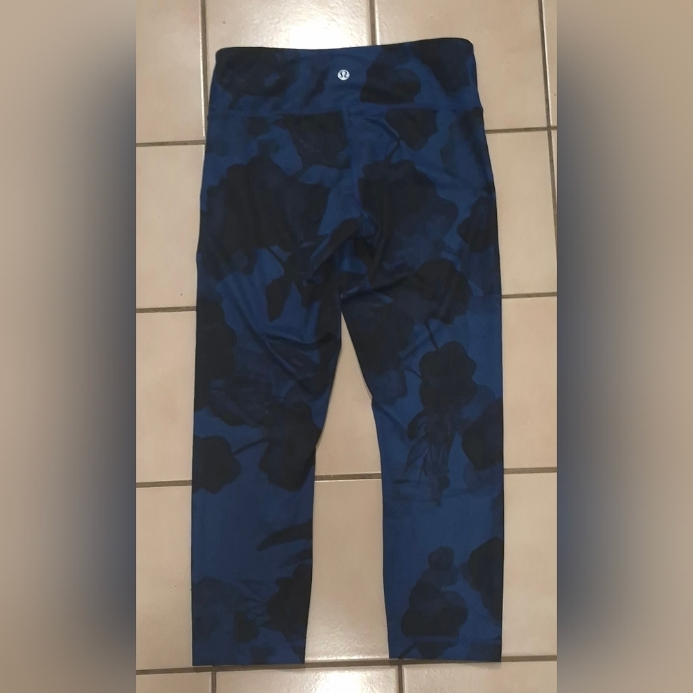 Lululemon Wunder Under Crop II Full-On Luxtreme – Jumbo Inky Floral (4) - Picture 2 of 5
